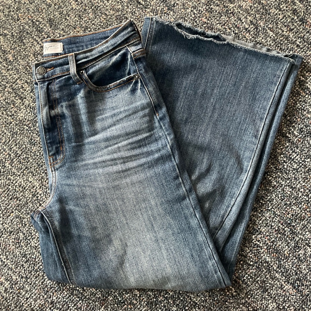 Carly Jean Los Angeles HOLLAND size 7